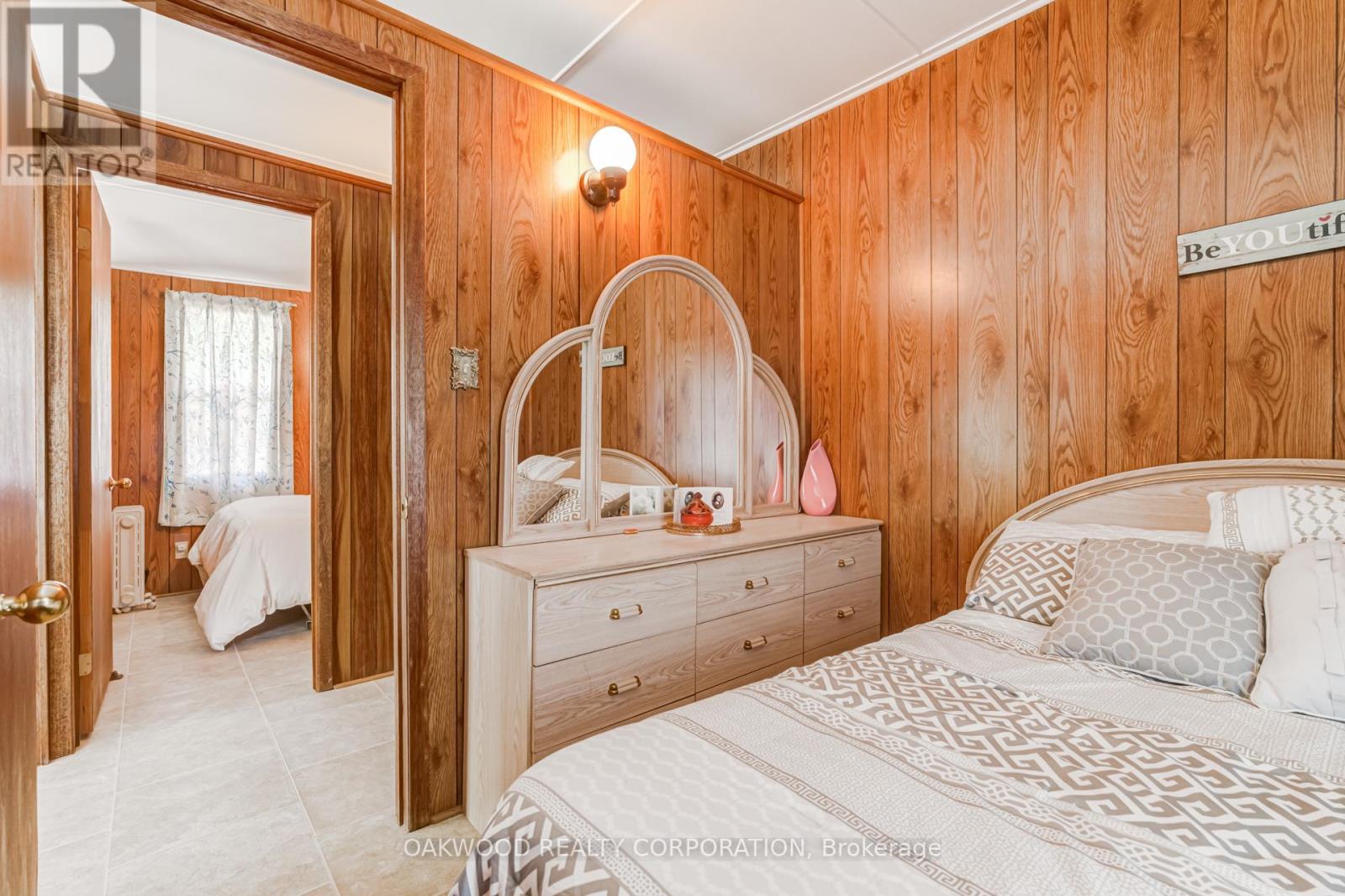 1981 TINY BEACHES ROAD S - 26