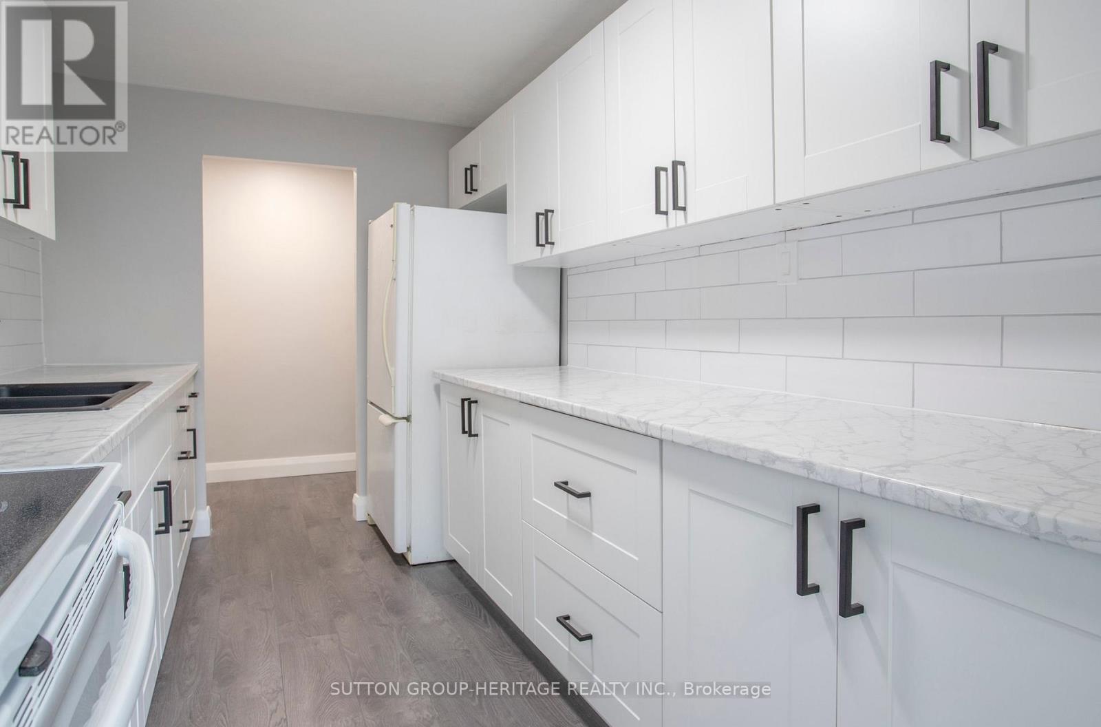 #301 936 GLEN STREET - Image 10