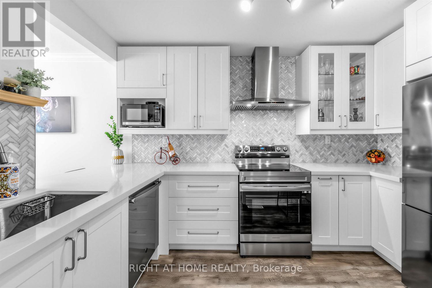 #21 2065 AMHERST HEIGHTS COURT - Image 11