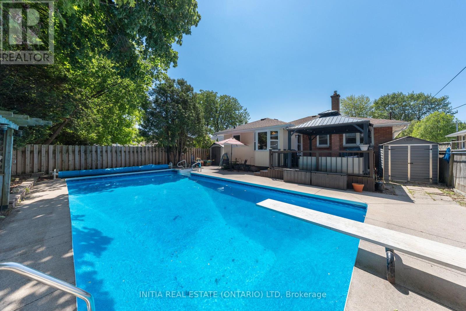 97 GREY CRESCENT - 2