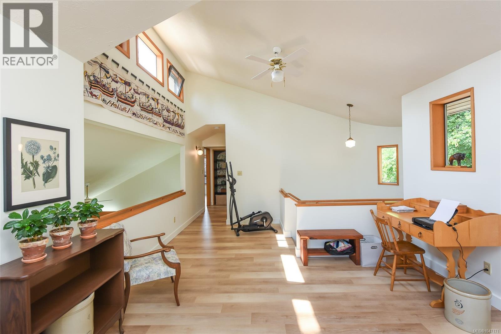 8892 Henderson Ave - 38
