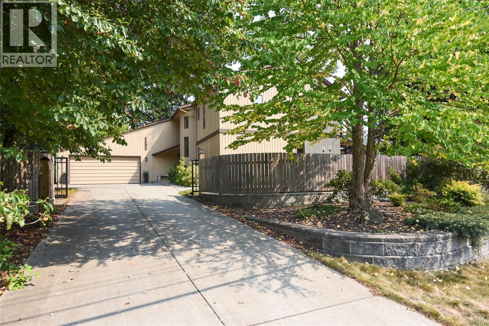 8892 Henderson Ave - 59