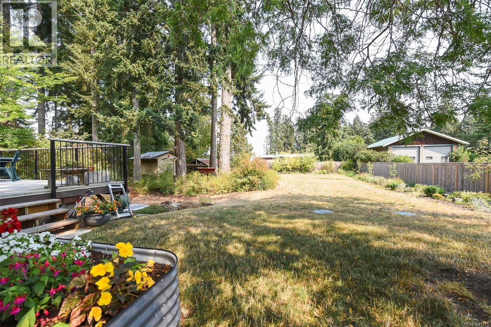 8892 Henderson Ave - Image 5