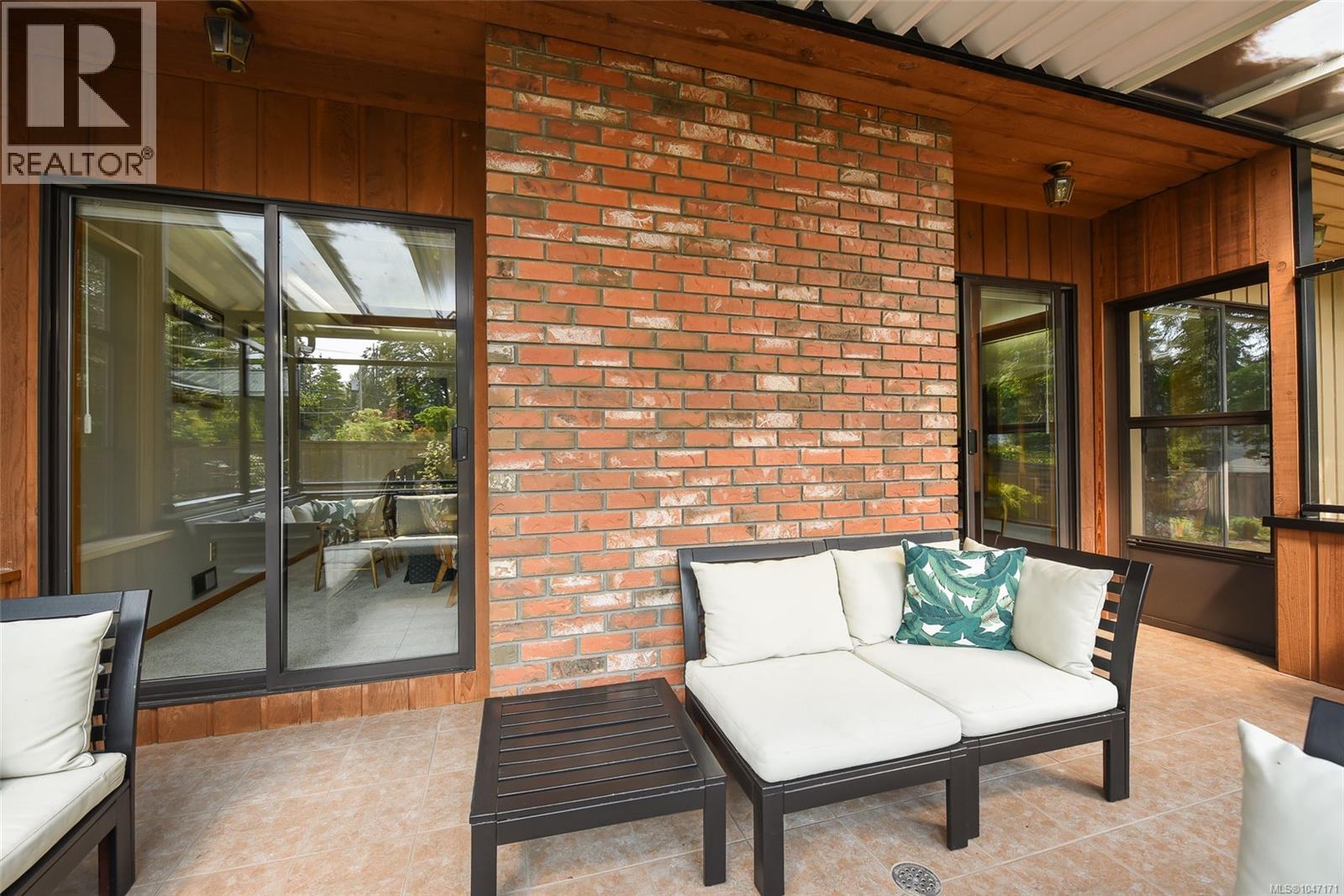 8892 Henderson Ave - 58