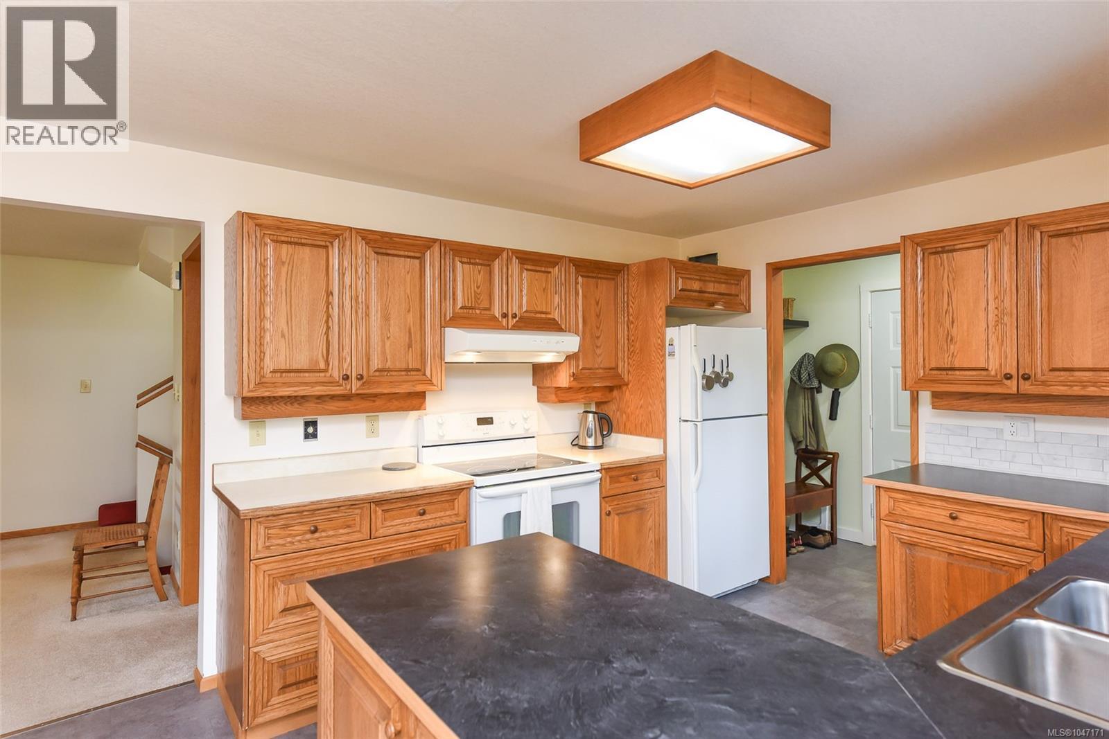 8892 Henderson Ave - 15