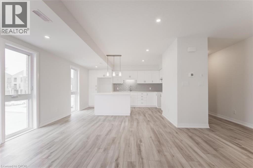 686 BENNINGER Drive — photo 2