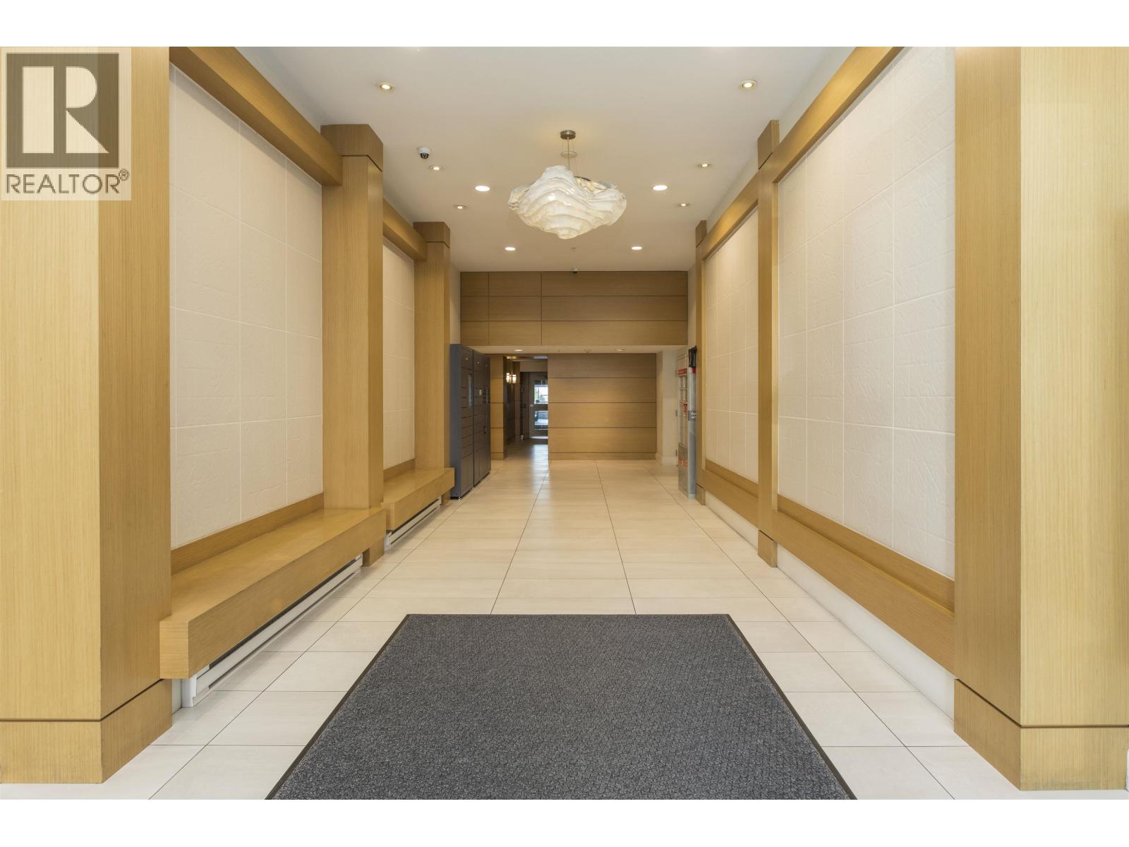 707 668 COLUMBIA STREET, New Westminster