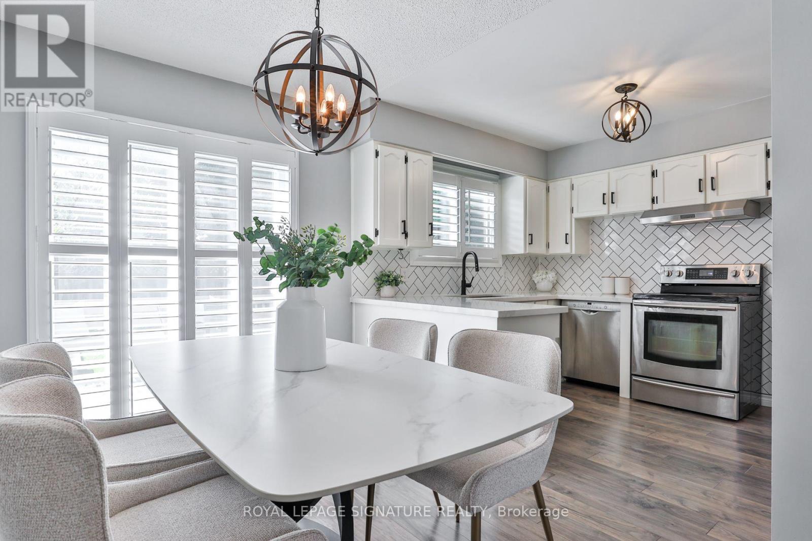 13 SMYTH CRESCENT - 11