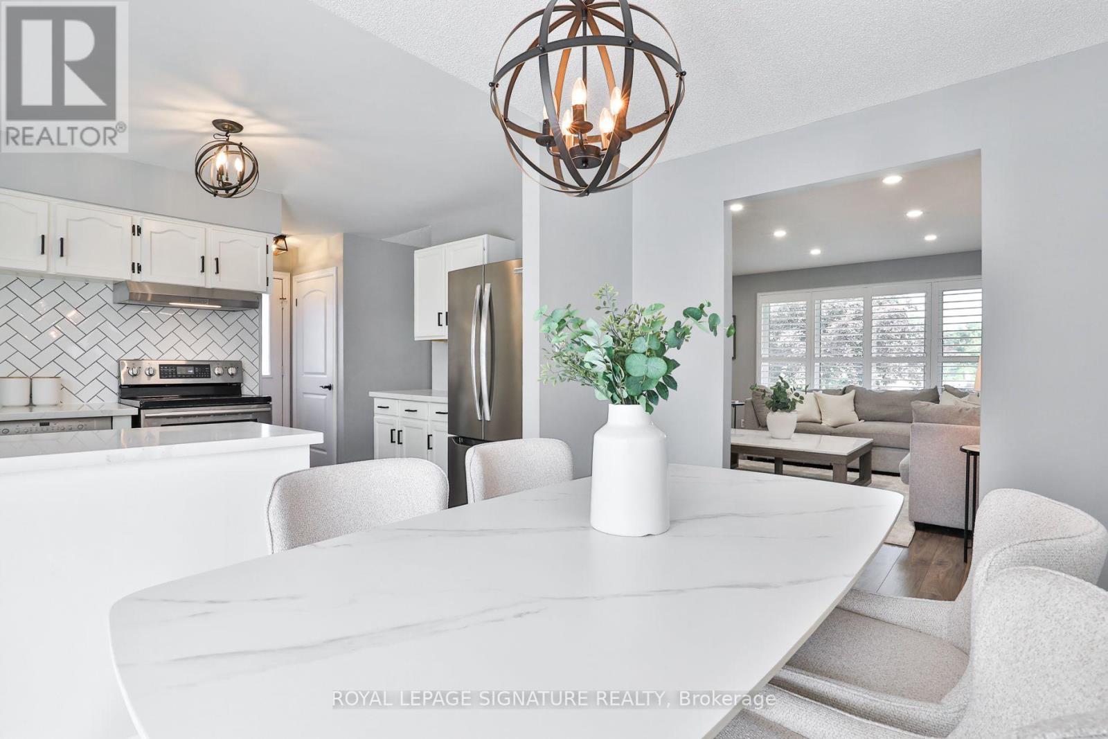 13 SMYTH CRESCENT - 12