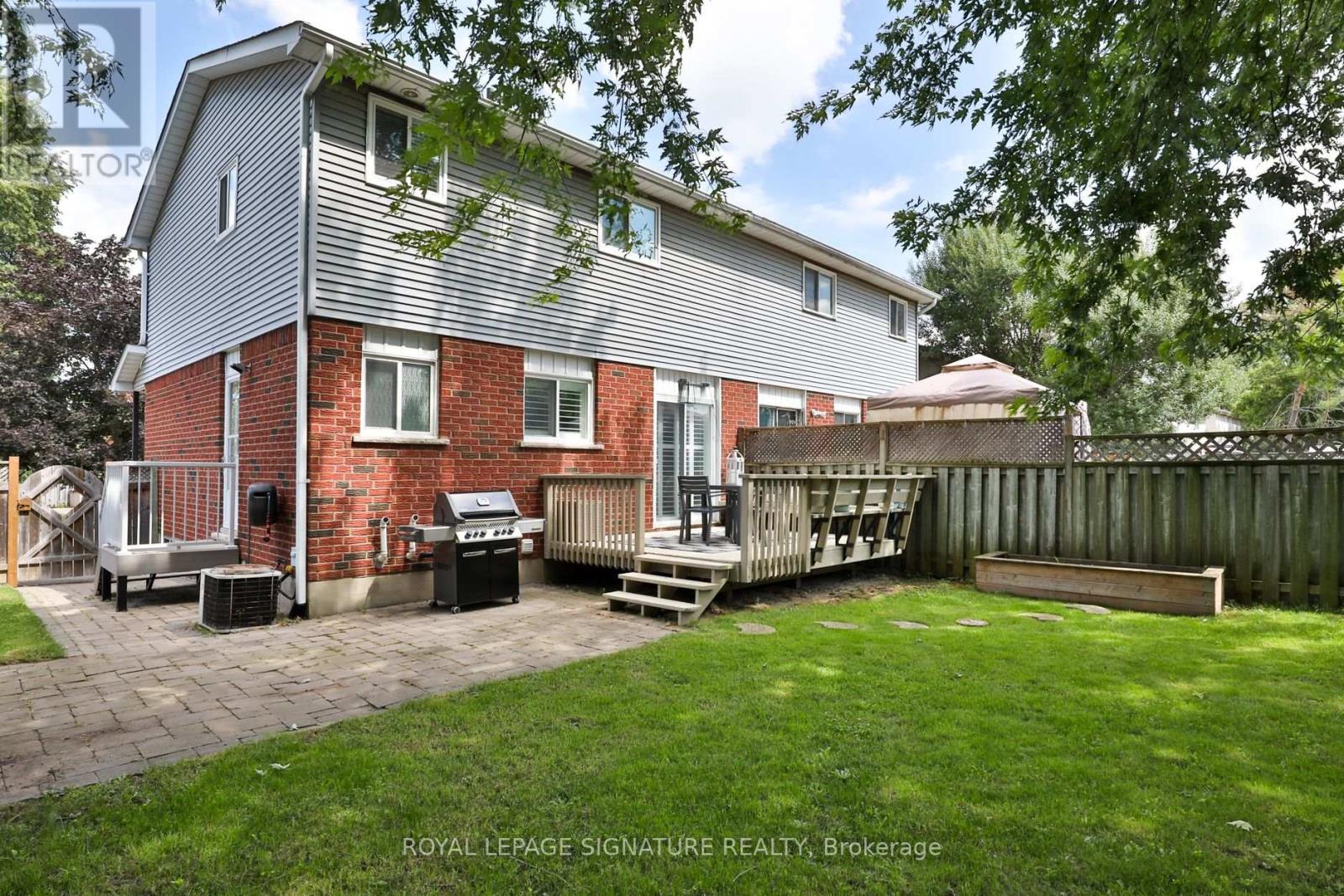 13 SMYTH CRESCENT - 43