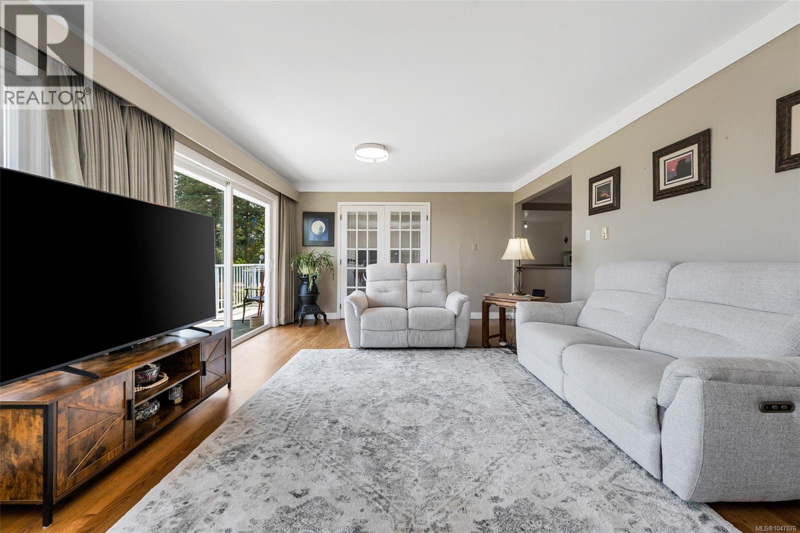 711 Wells Rd - 8