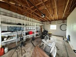 Laundry room - , Roblin, MB R0L1P0 Photo 9