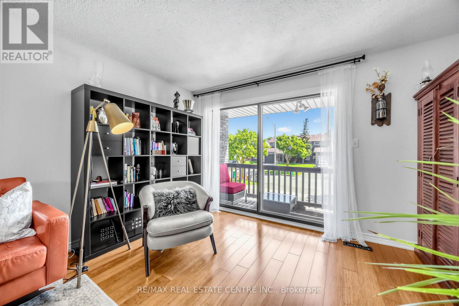 6348 ATHERLY CRESCENT - 12