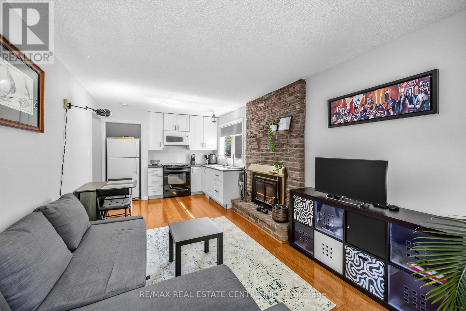 6348 ATHERLY CRESCENT - 21
