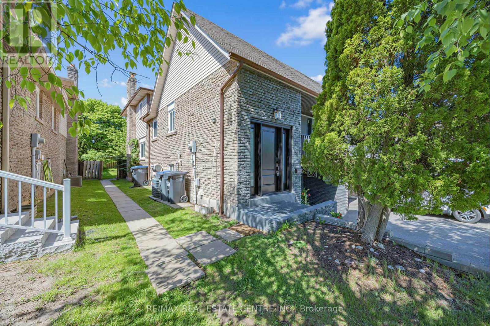 6348 ATHERLY CRESCENT - 7