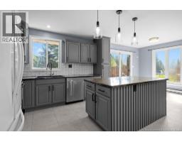 Dining room - 402 Marguerite Street, Dieppe, NB E1A7H1 Photo 16