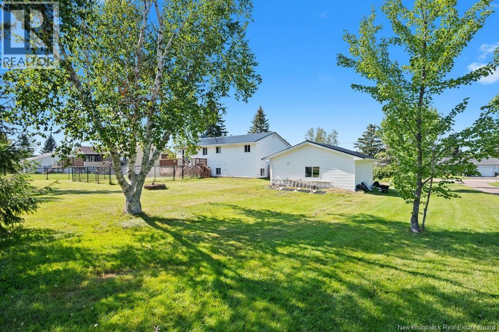 402 Marguerite Street - 24