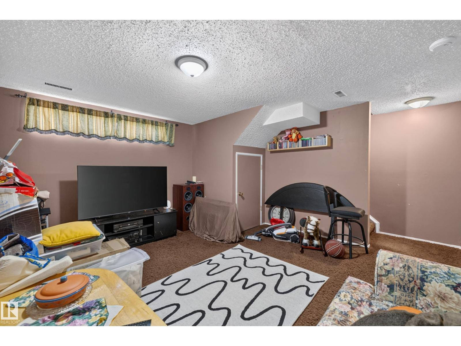 18247 93 AV NW - 33