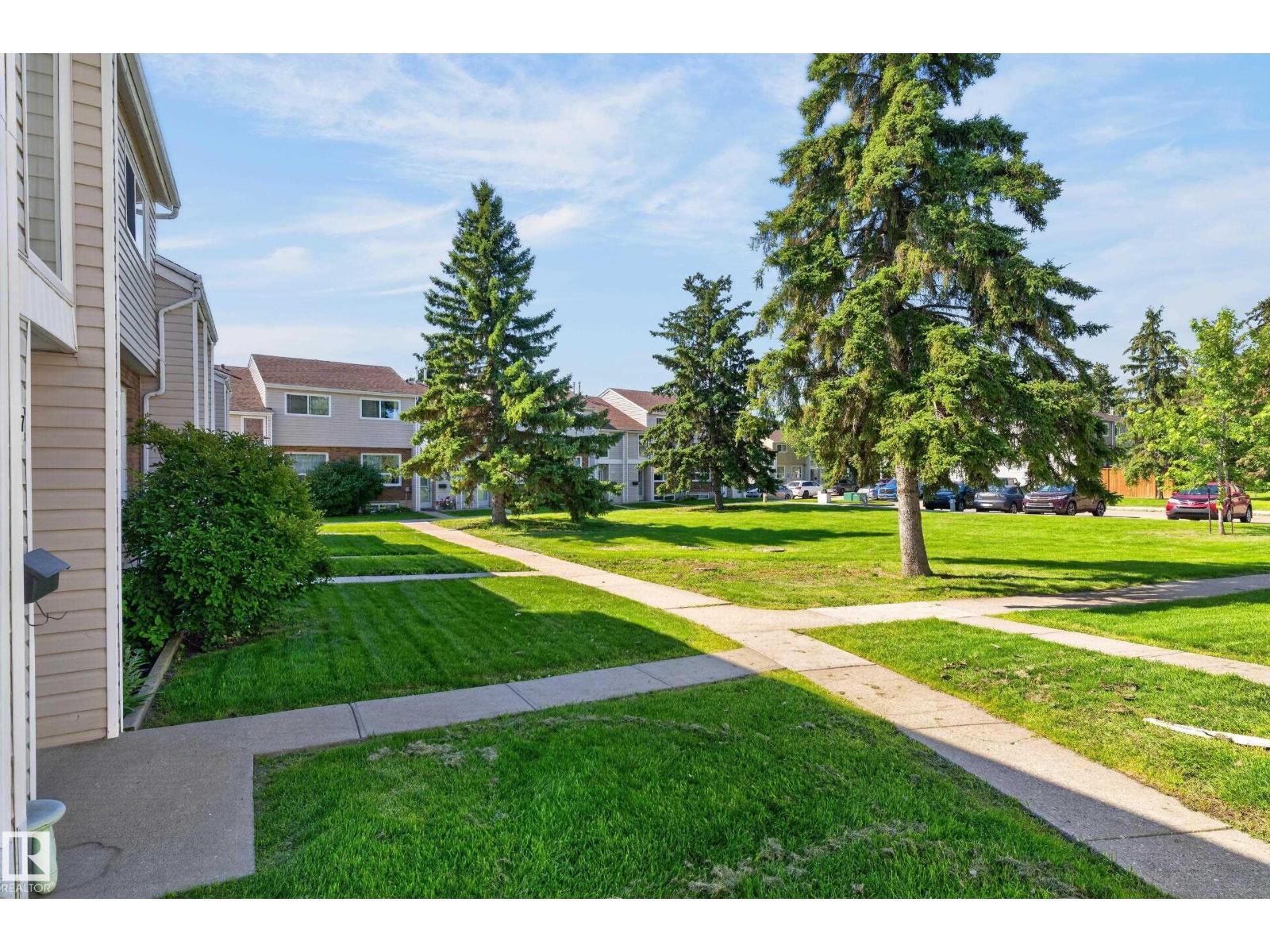 18247 93 AV NW - 2