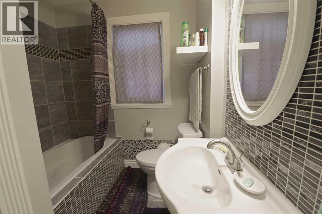 310 4 Avenue - Image 16