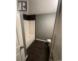 525 Alexandra Street, Weyburn, SK S4H1R7 Photo 12
