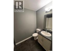 525 Alexandra Street, Weyburn, SK S4H1R7 Photo 13
