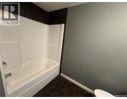 525 Alexandra Street, Weyburn, SK S4H1R7 Photo 14