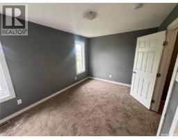 3pc Bathroom - 525 Alexandra Street, Weyburn, SK S4H1R7 Photo 7