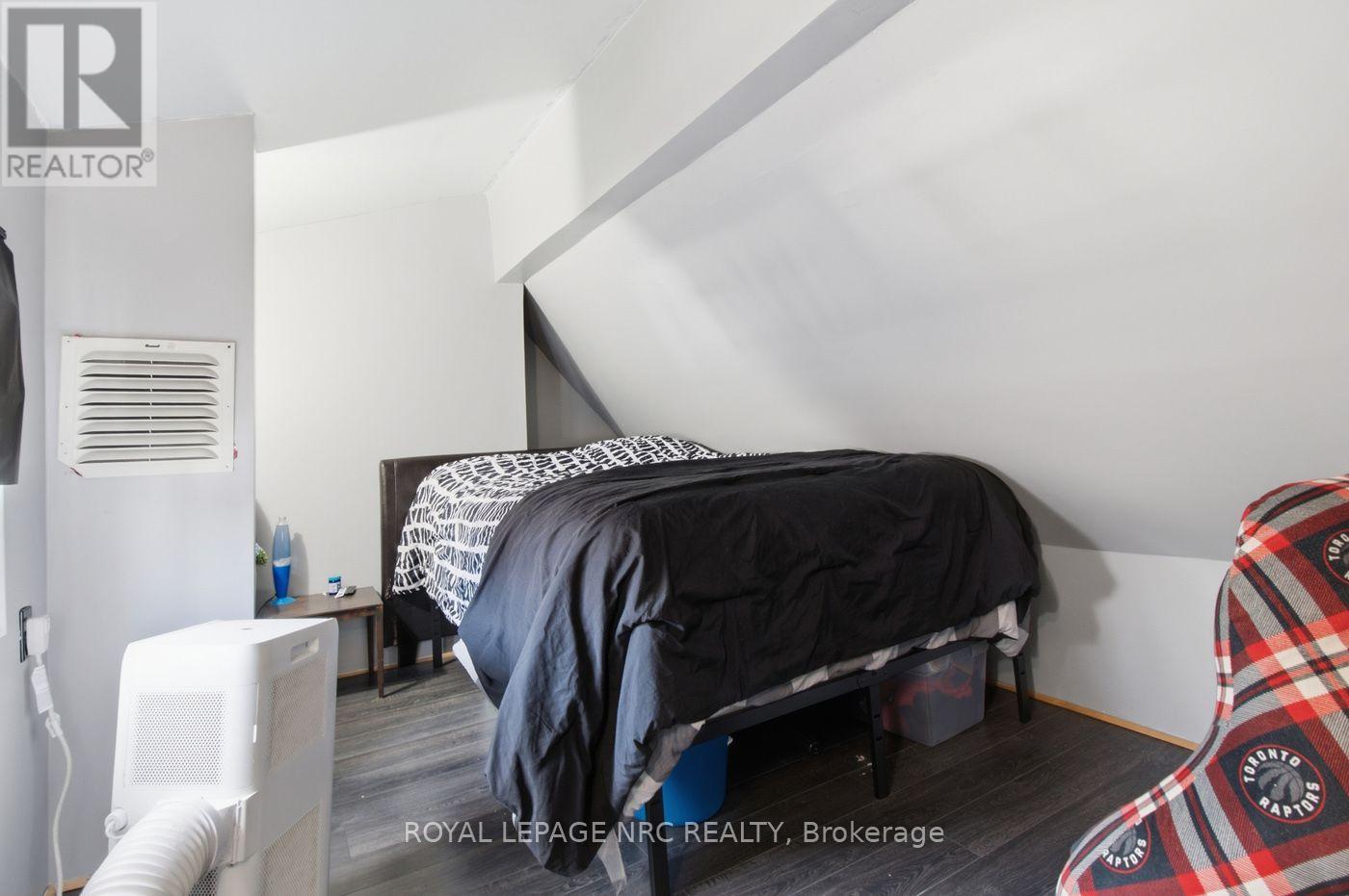 29 WELLINGTON STREET - Image 8