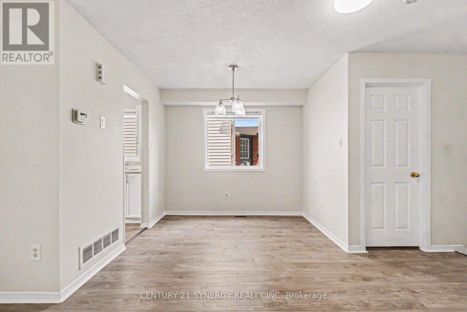 3 Bed, 2 Bath House for Sale in Ottawa – 54 MEADOWCROFT CRESCENT, Ottawa – MLS# X13685328 - Image 6