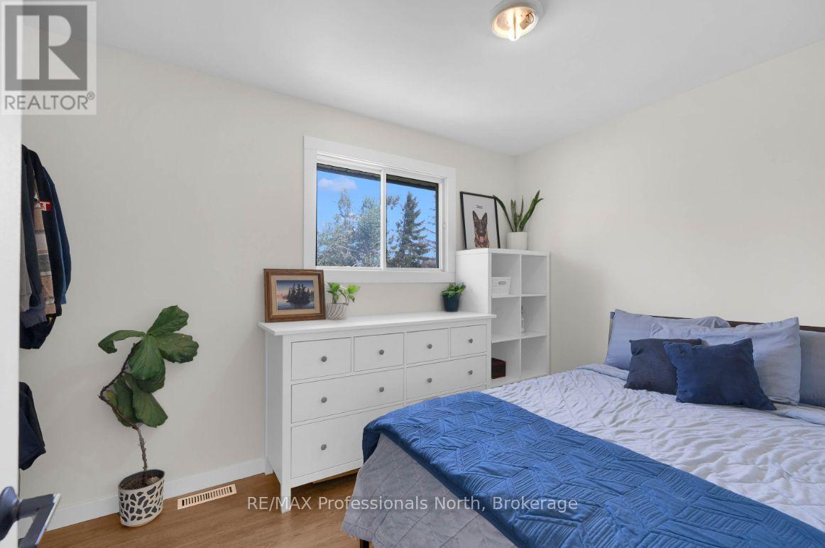 7 GREENWOOD CRESCENT - 31