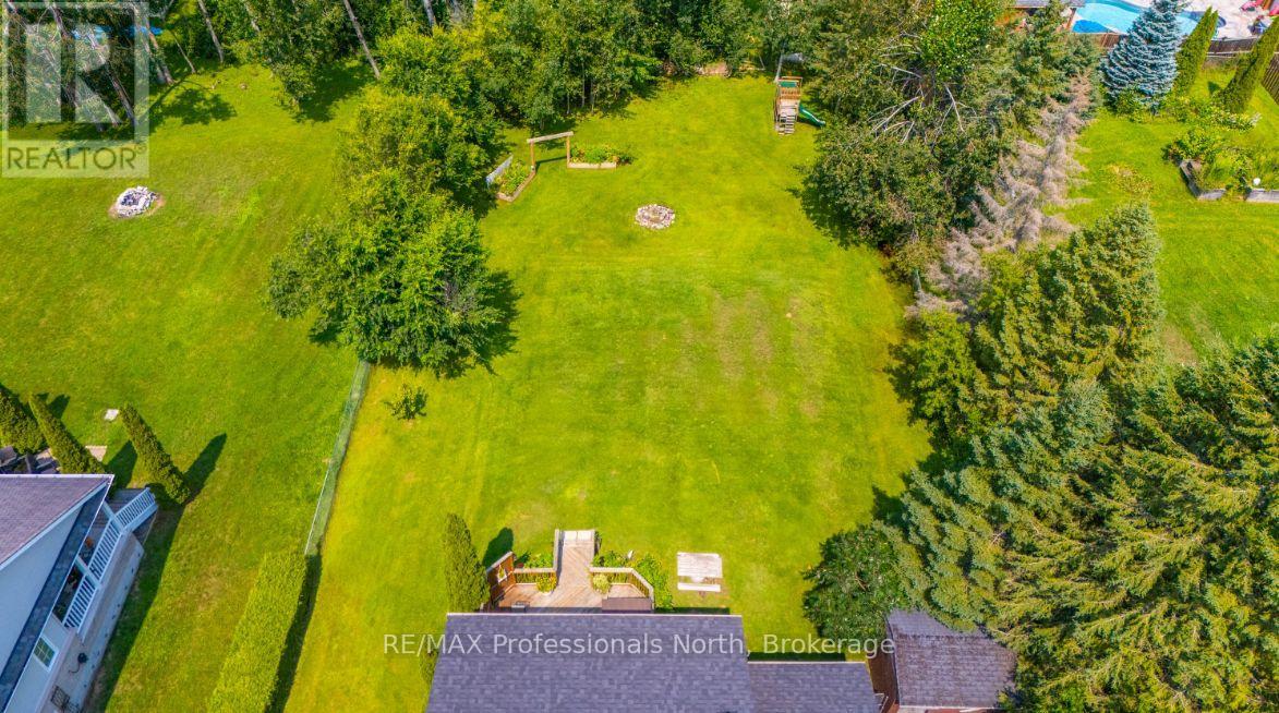 7 GREENWOOD CRESCENT - 41