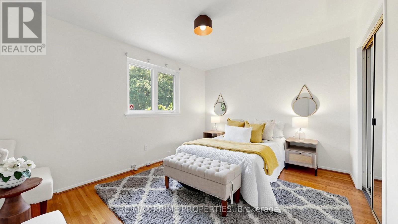 3 LEESWOOD CRESCENT E - 23
