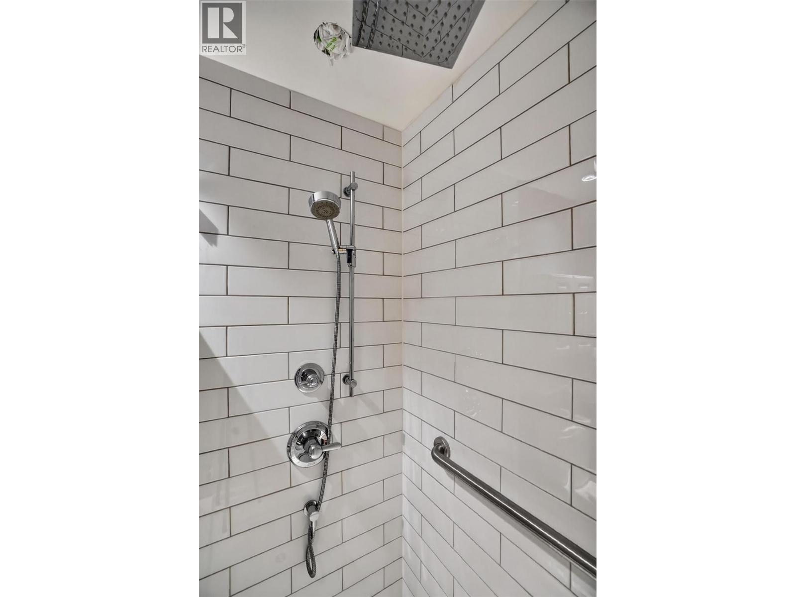 710 Vernon Street Unit# 301, Nelson