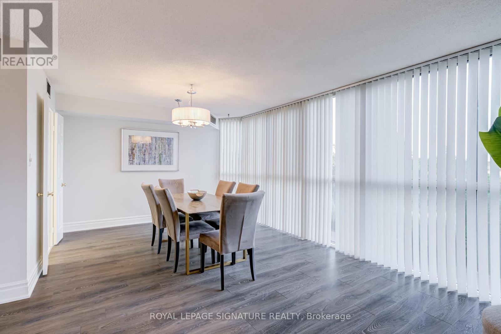 #405 880 DUNDAS STREET W - 22