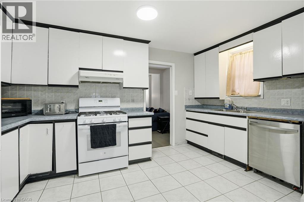 4 HILDA Street - Image 13