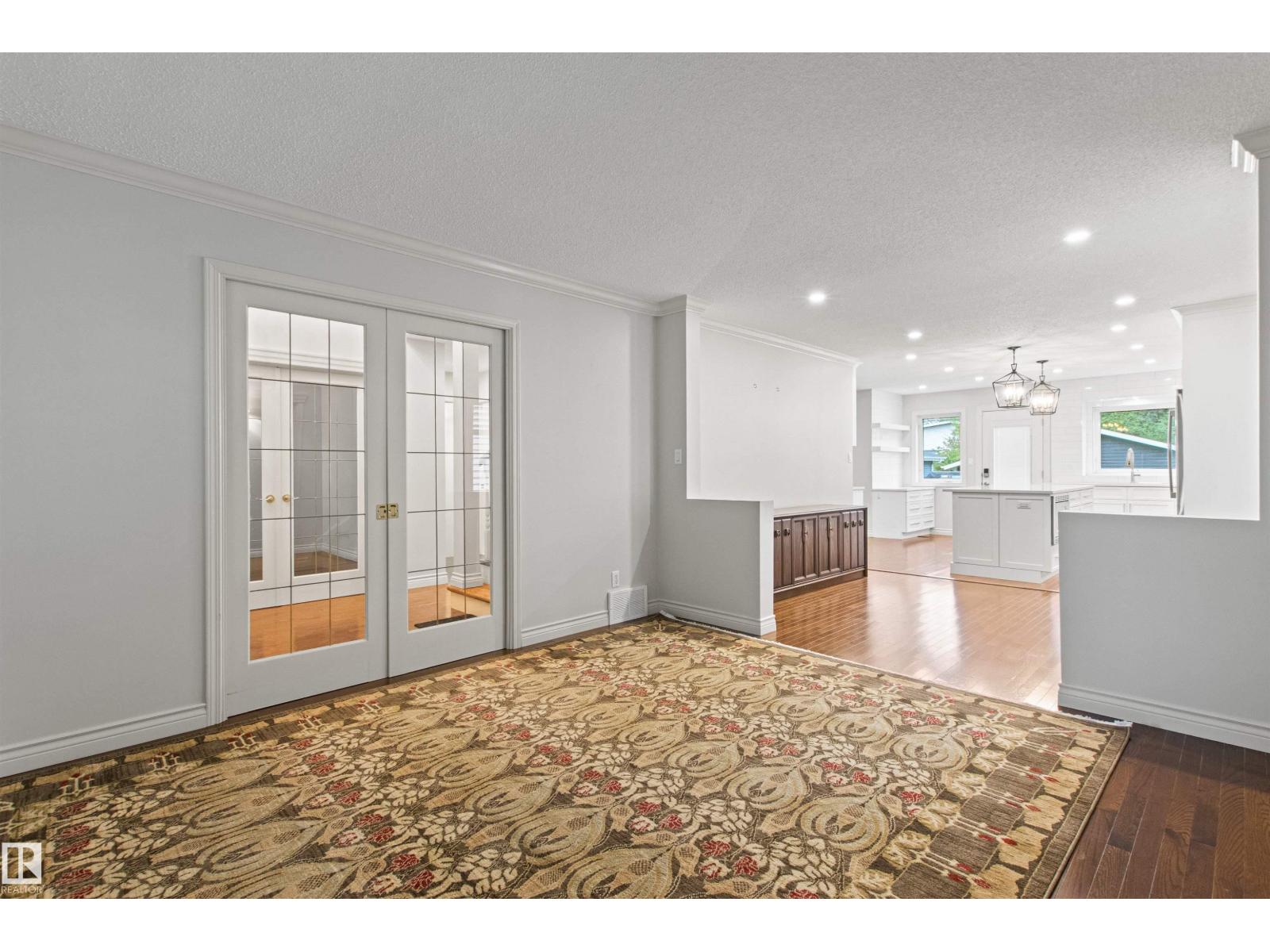 10626 125 ST NW - 28