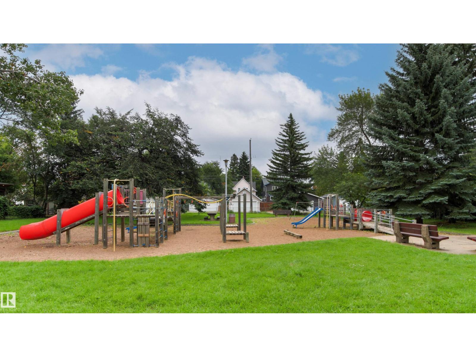 10626 125 ST NW - 71