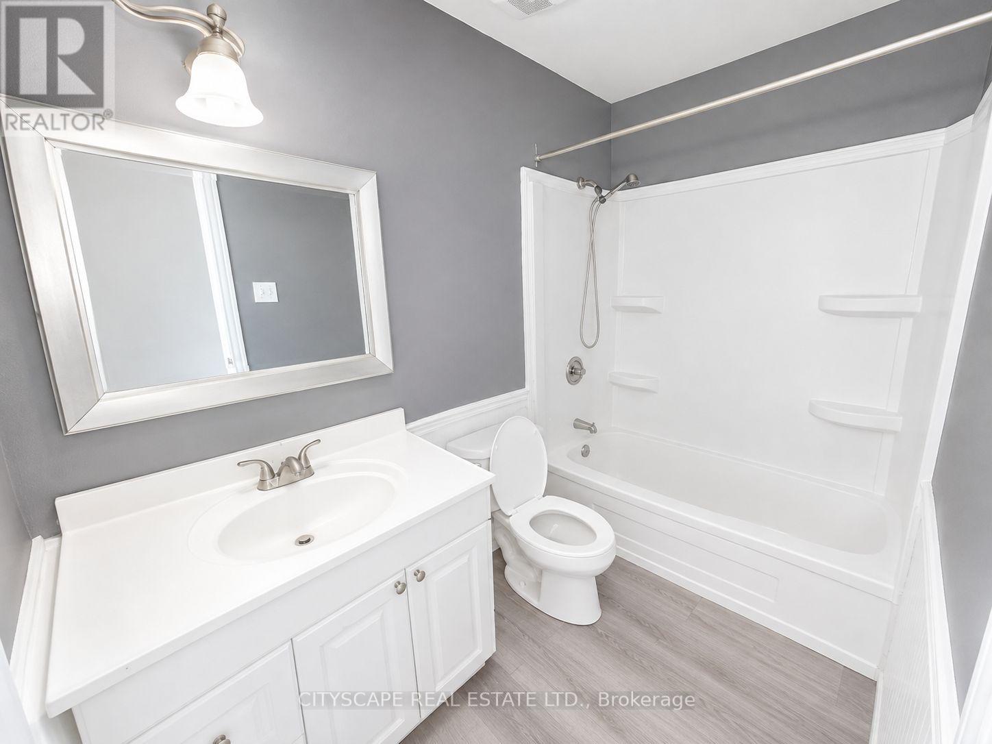 #8 850 BERKSHIRE DRIVE - Image 14