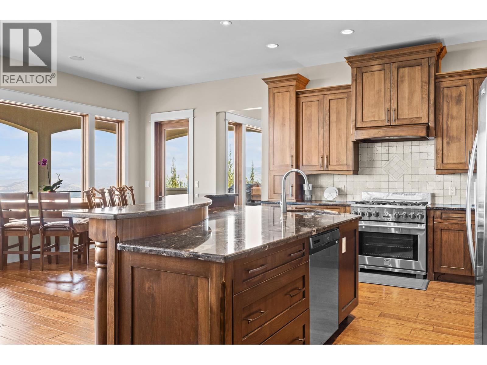 942 Hewetson Avenue - 11