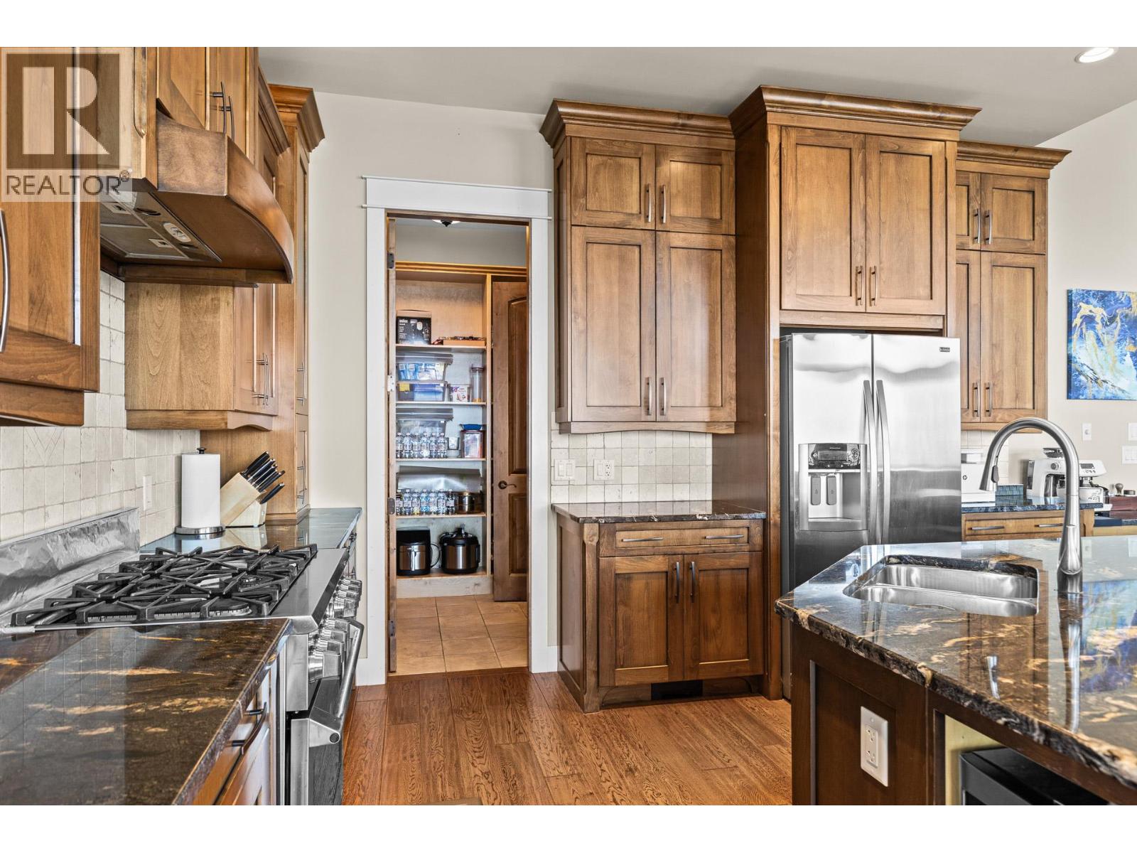 942 Hewetson Avenue, Kelowna