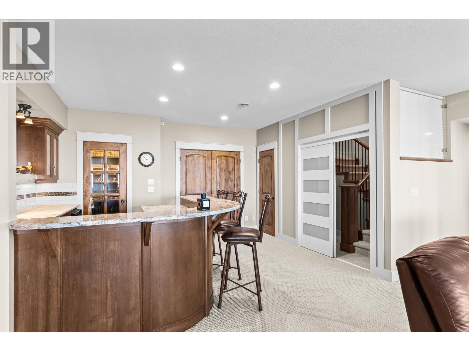 942 Hewetson Avenue - 35