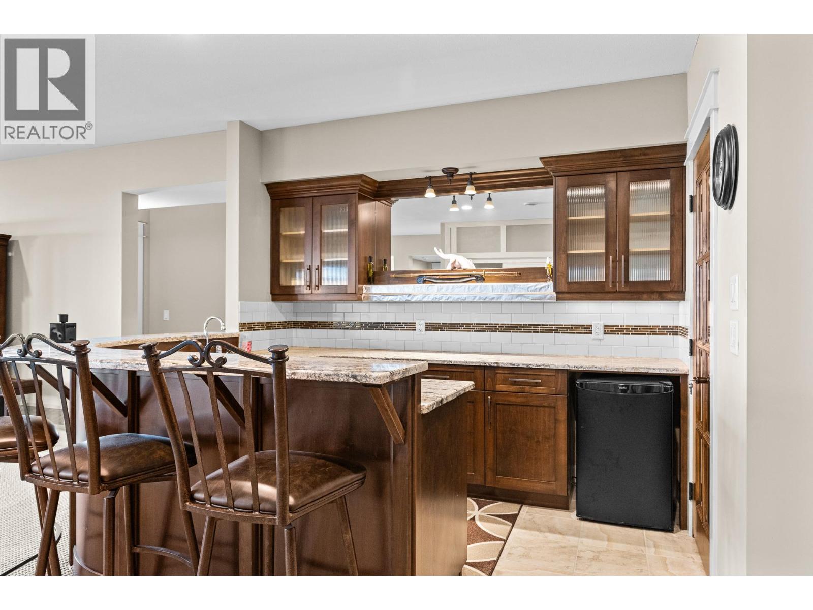 942 Hewetson Avenue, Kelowna