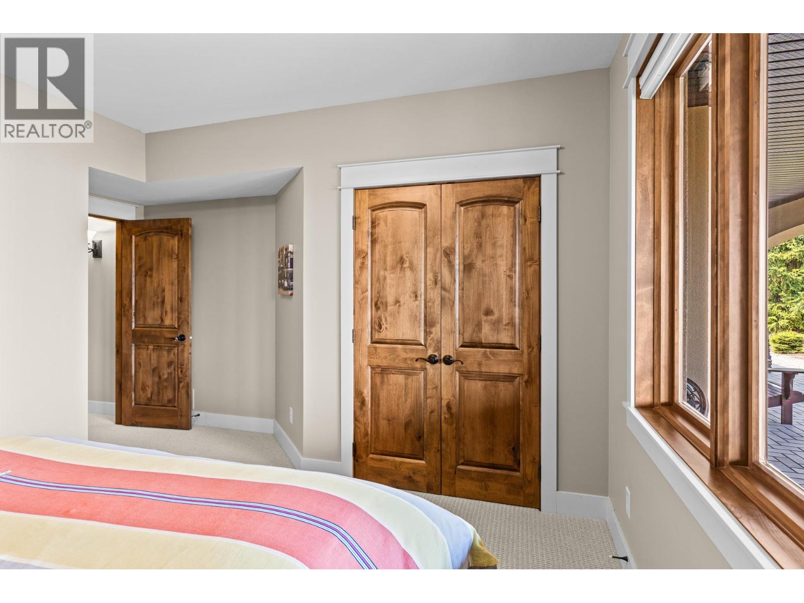 942 Hewetson Avenue - 48