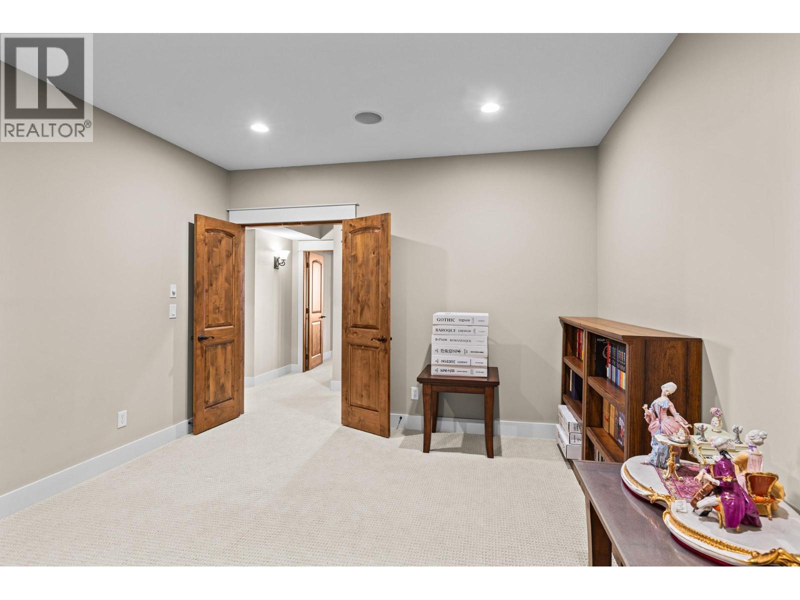 942 Hewetson Avenue, Kelowna