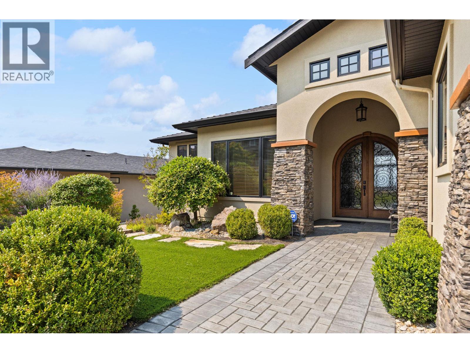 942 Hewetson Avenue, Kelowna
