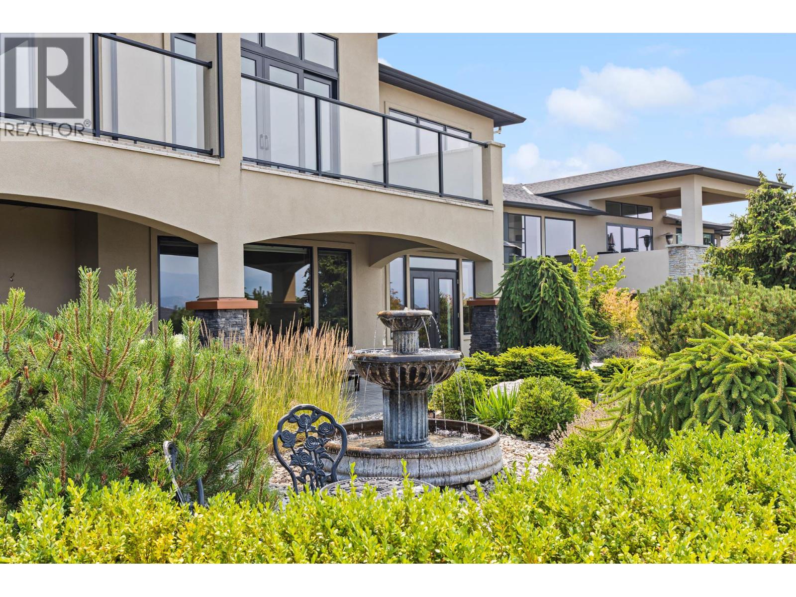 942 Hewetson Avenue, Kelowna