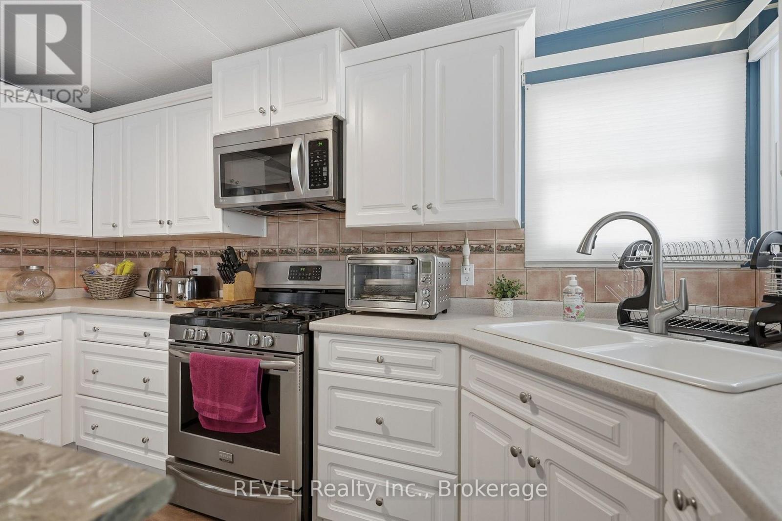 #128 3033 TOWNLINE ROAD - Image 6