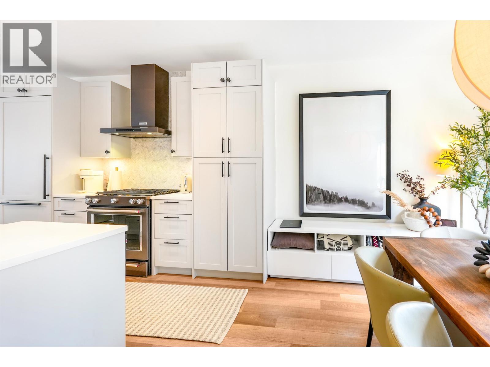 127 525 E 2ND STREET, North Vancouver