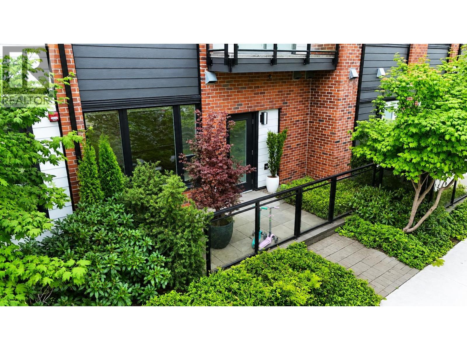 127 525 E 2ND STREET, North Vancouver